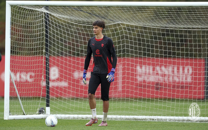 奇克持续参与米兰合练备战新赛季