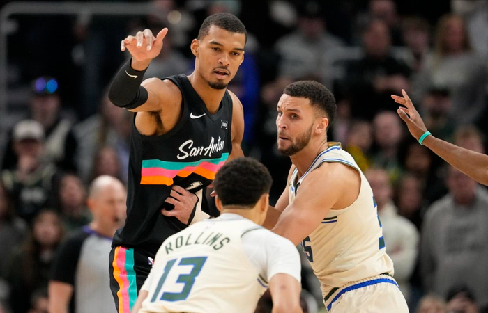 东部前十分两梯队博弈 西部三档争夺季后赛席位