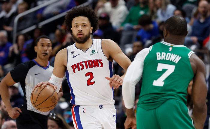 东部前十分两梯队博弈 西部三档争夺季后赛席位