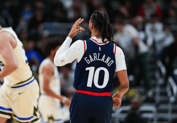 快船惨败开拓者加兰失误成关键 交易哈登引争议