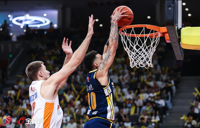 广东队爆冷负福建队 皮特森三分神射助球队逆转