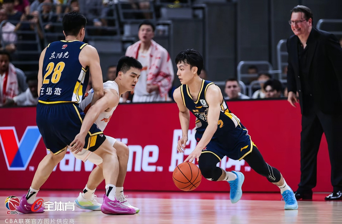 广东队爆冷负福建队 皮特森三分神射助球队逆转