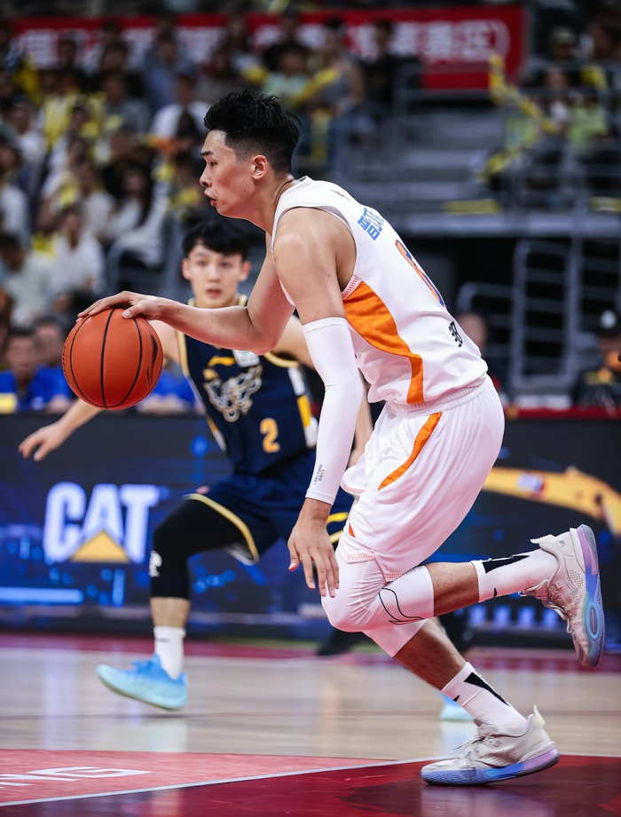 广东队爆冷负福建队 皮特森三分神射助球队逆转